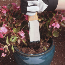 Load image into Gallery viewer, Nisaku Japanese Stainless Steel Weeding Knife, 7.25-Inch Blade
